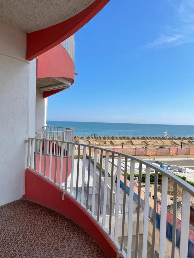RESIDENCE APOLLO - WALTERIGATO Apartments SOLO PER FAMIGLIE Lido di Jesolo Esterno foto