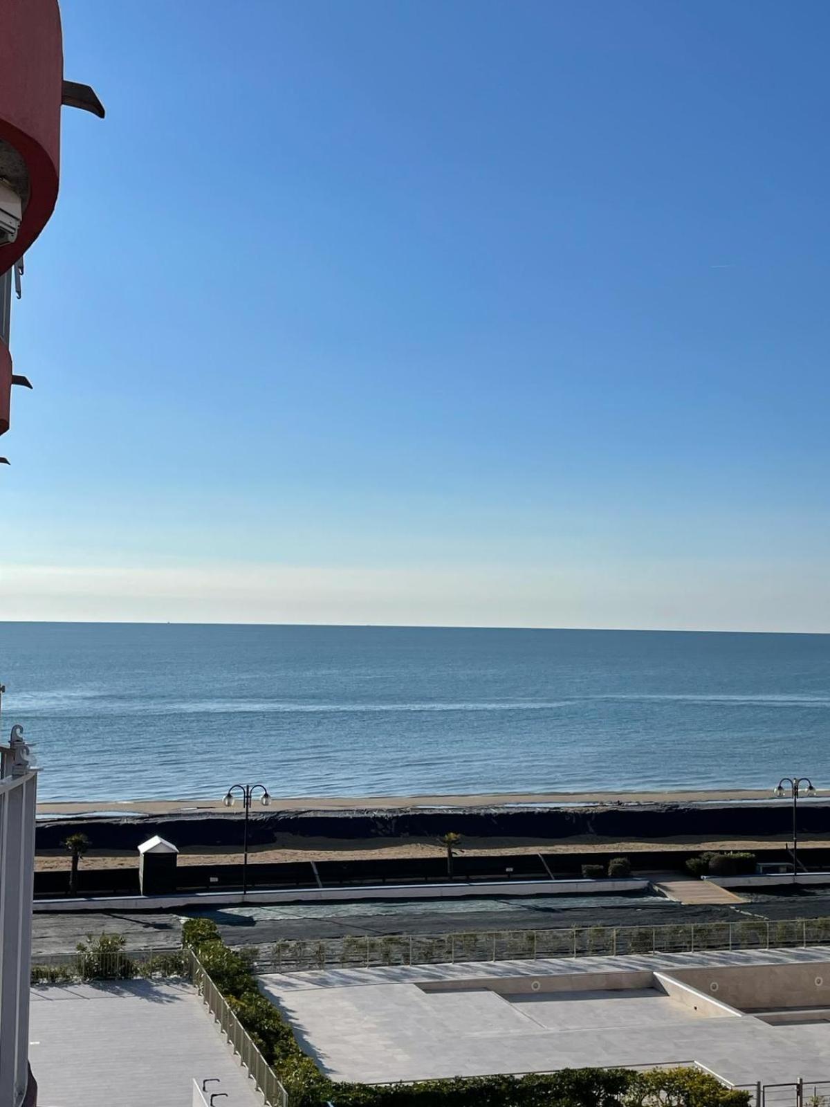 RESIDENCE APOLLO - WALTERIGATO Apartments SOLO PER FAMIGLIE Lido di Jesolo Esterno foto