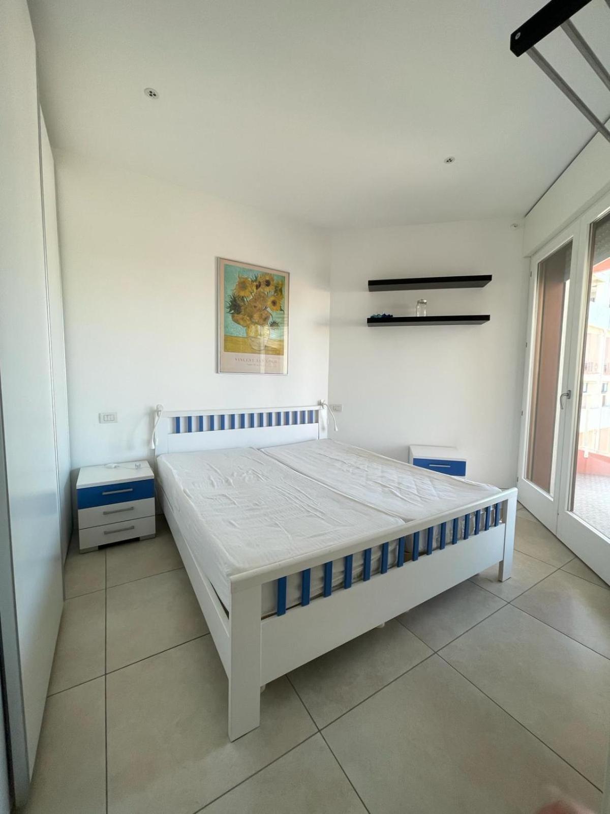 RESIDENCE APOLLO - WALTERIGATO Apartments SOLO PER FAMIGLIE Lido di Jesolo Esterno foto