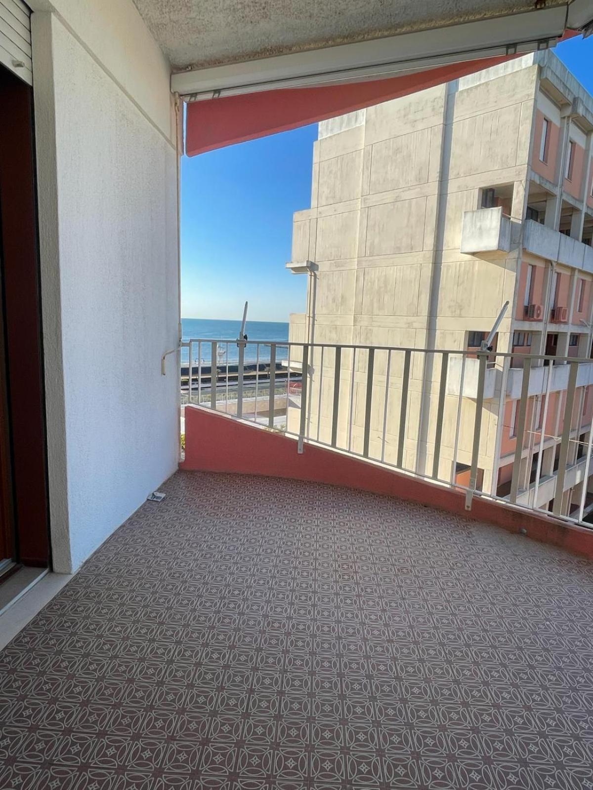 RESIDENCE APOLLO - WALTERIGATO Apartments SOLO PER FAMIGLIE Lido di Jesolo Esterno foto