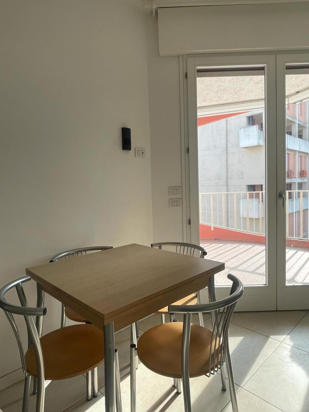 RESIDENCE APOLLO - WALTERIGATO Apartments SOLO PER FAMIGLIE Lido di Jesolo Esterno foto