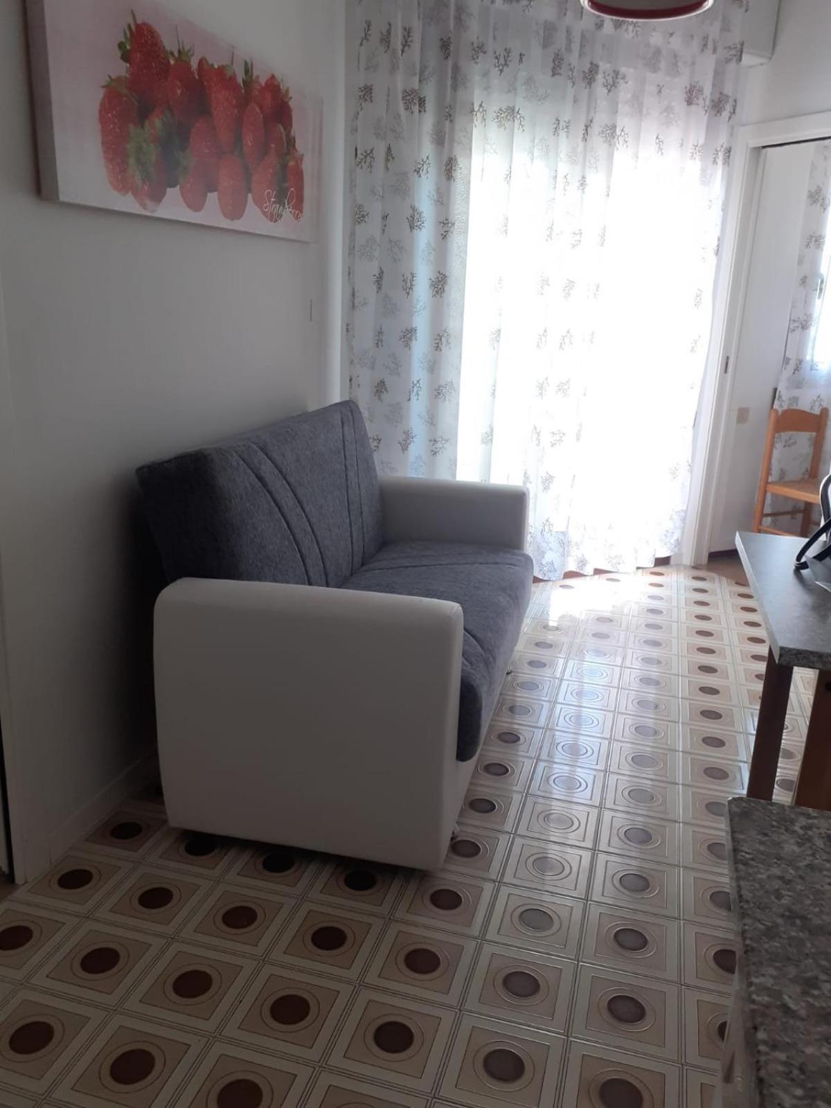 RESIDENCE APOLLO - WALTERIGATO Apartments SOLO PER FAMIGLIE Lido di Jesolo Esterno foto