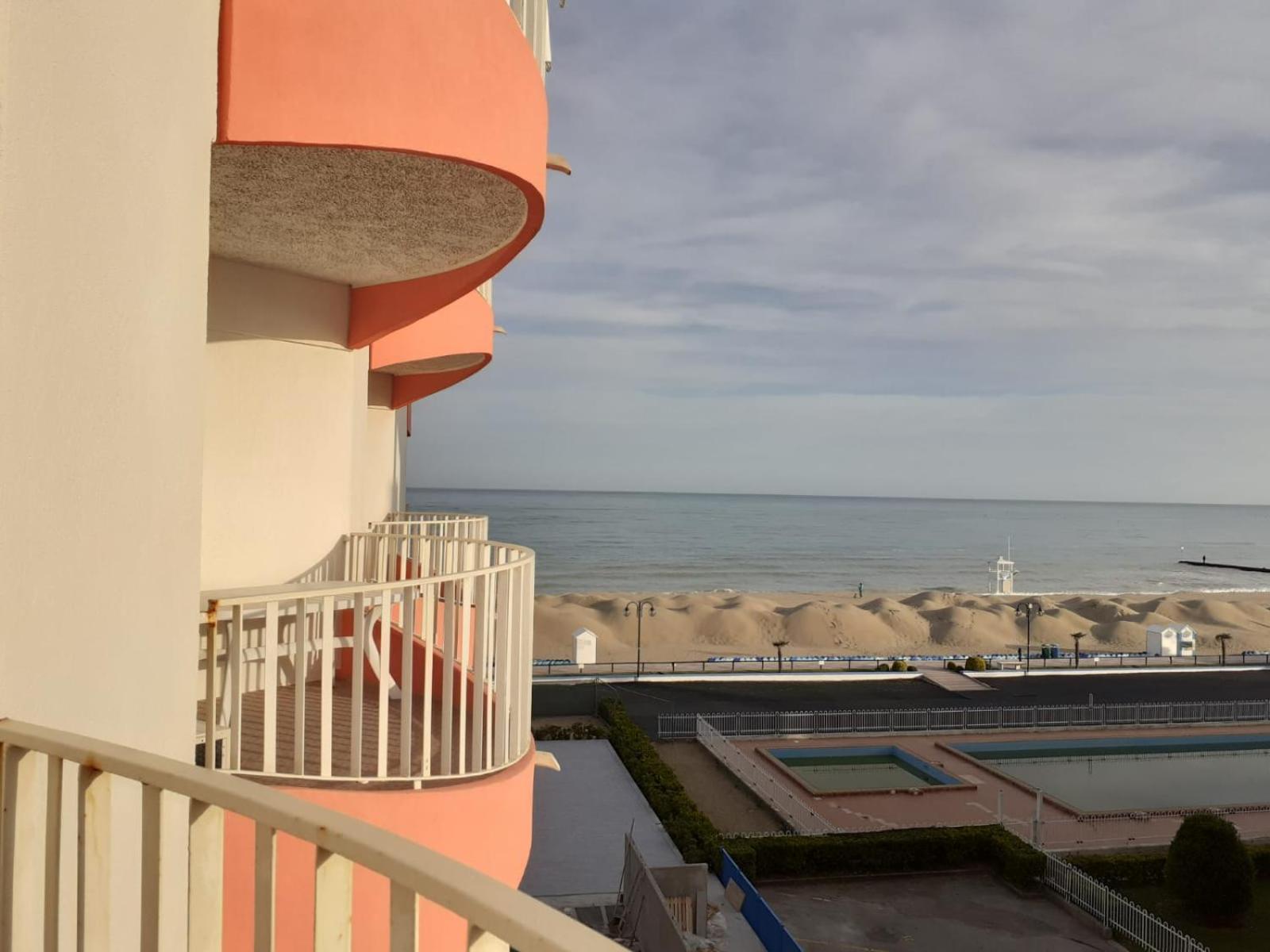 RESIDENCE APOLLO - WALTERIGATO Apartments SOLO PER FAMIGLIE Lido di Jesolo Esterno foto